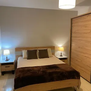 Spinola Bay - Beatiful 3-double Bed Near In Prime Location Appartamento